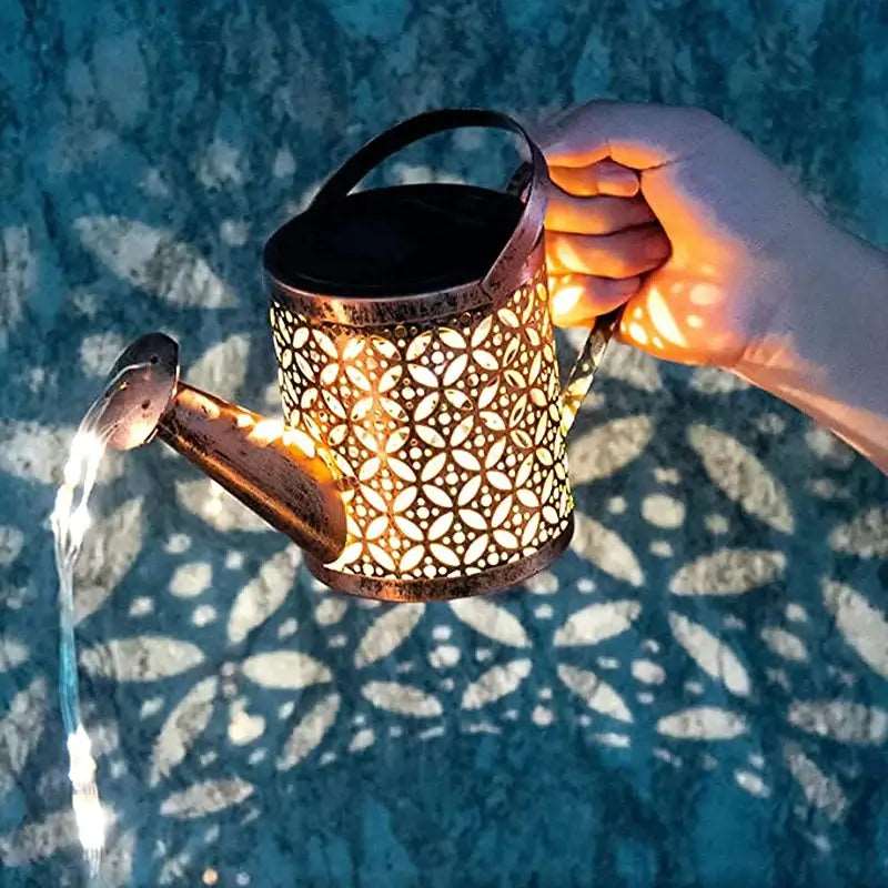 Arrosoir À Énergie Solaire