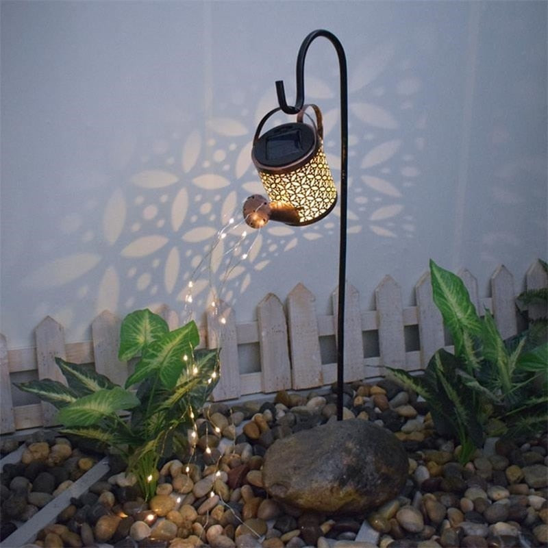 Arrosoir À Énergie Solaire