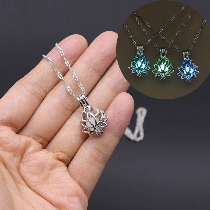 Collier Fleur De Lotus Lumineuse