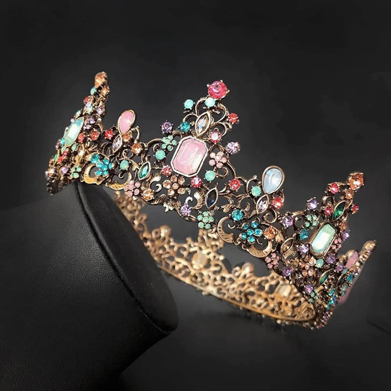 Couronne De Reine Baroque Ornée De Bijoux