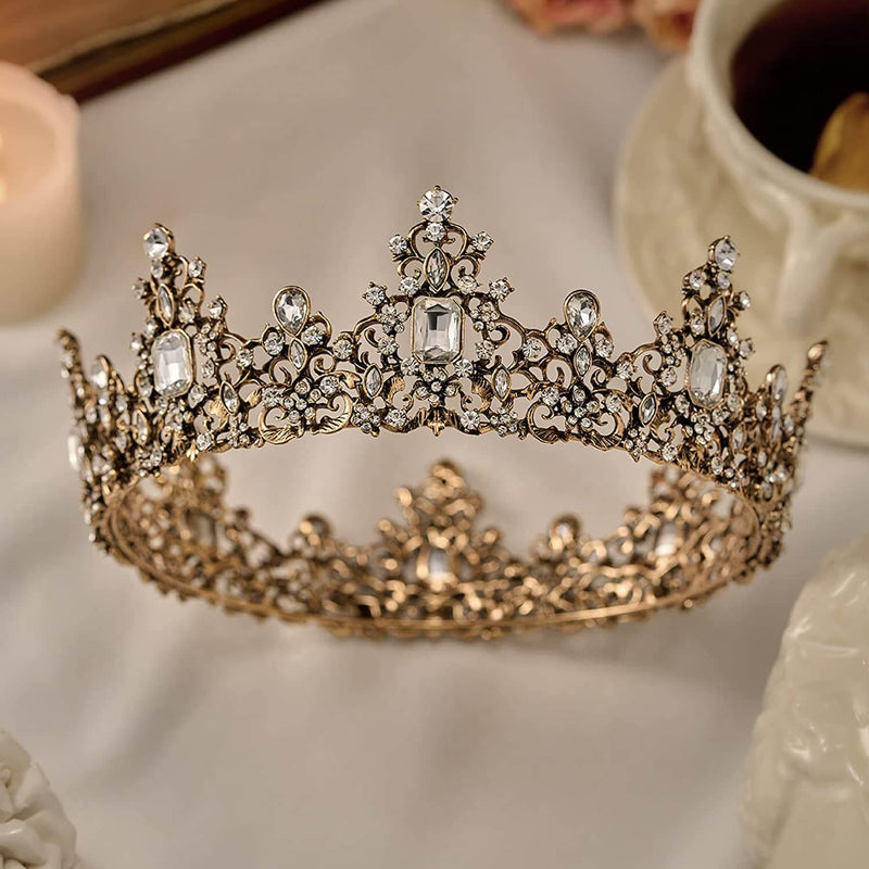 Couronne De Reine Baroque Ornée De Bijoux
