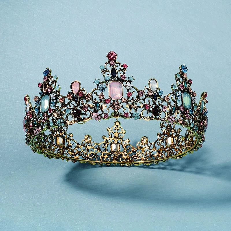 Couronne De Reine Baroque Ornée De Bijoux